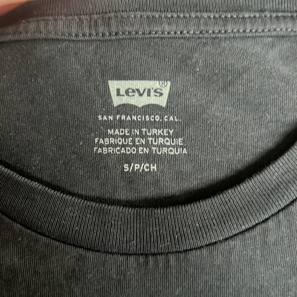 Levi’s branded T-shirt - Picture 3 of 3